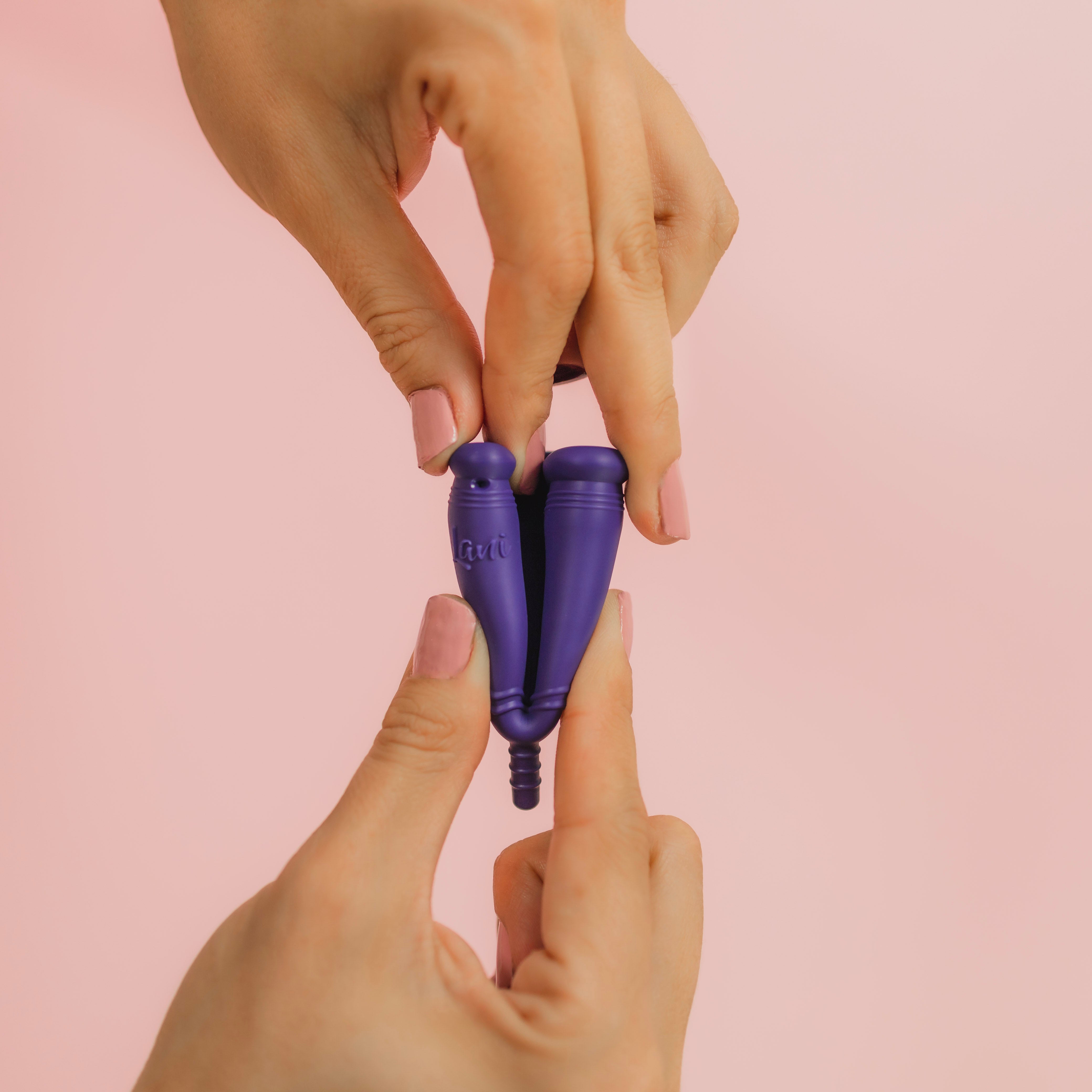 ¿Cómo doblar la copa menstrual?